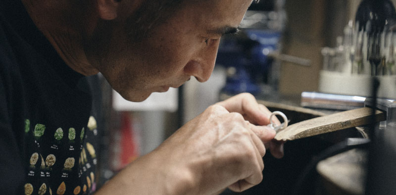 Yusuke Kobayashi/四代目宝石屋小林：ジュエリー職人